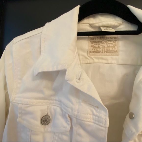 Levi’s White Jean Jacket - Picture 2 of 3